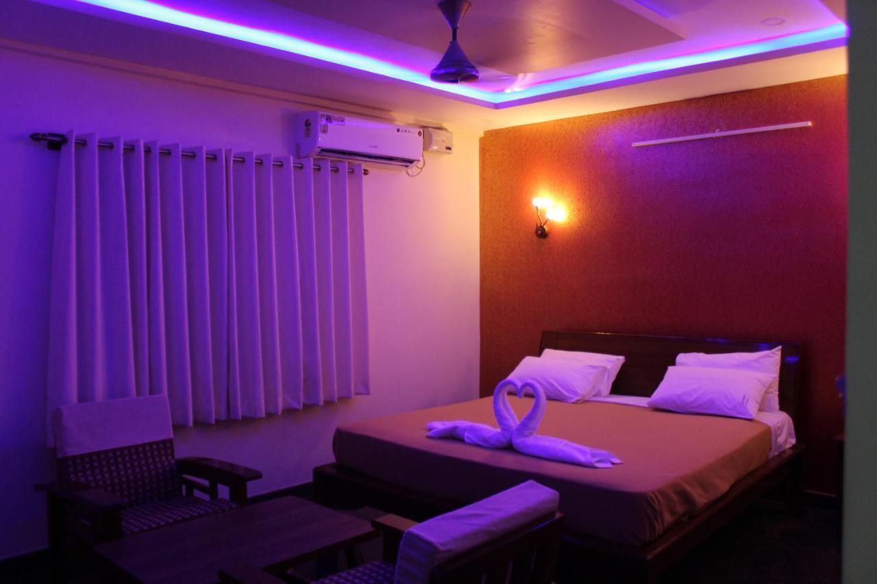 Golden Pride Hotel Kanakapura Esterno foto